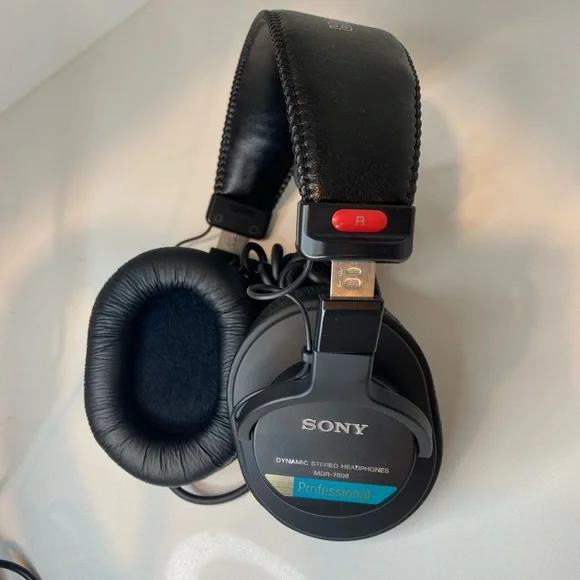 Sony MDR7506 Professional Large Diaphragm Headphone